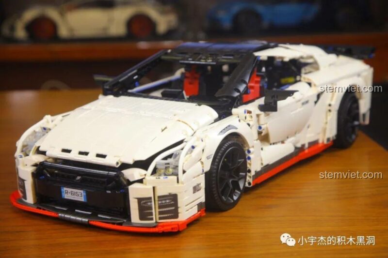 Mô hình Nissan GTR CaDA 8882 nhìn từ phía trước, đồ chơi mô hình xe đua GTR