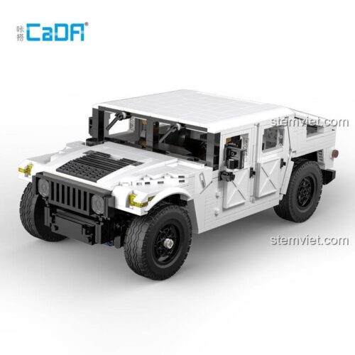 Ảnh chụp studio bộ đồ chơi mô hình CaDA C61027 Xe quân sự Humvee với logo CaDA, cho thấy thiết kế tổng thể mạnh mẽ và chi tiết.