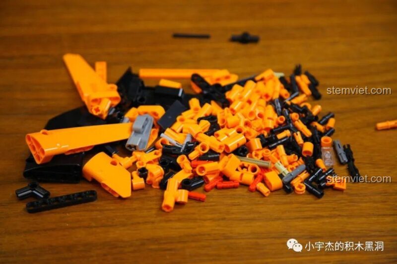 Tiến độ lắp ráp thân xe bộ lắp ráp McLaren P1 Cada SY 8602, đồ chơi mô hình siêu xe P1.