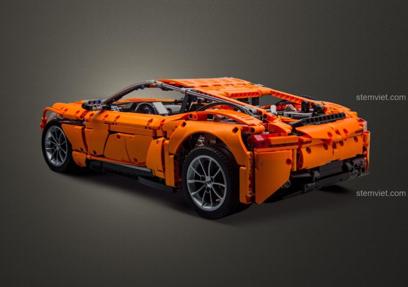 Mô hình siêu xe Aston Martin DB11 CJ-2002 từ Carolyn's, đồ chơi lắp ráp 2931 mảnh, chất lượng cao.