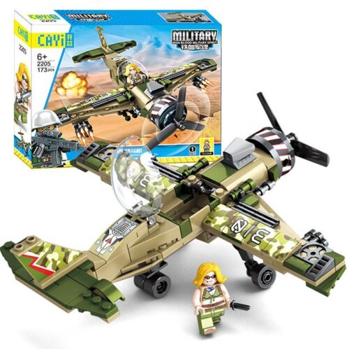 Toàn cảnh bộ lắp ráp máy bay chiến đấu một cánh CAYI 2205 và hộp sản phẩm. Món đồ chơi mô hình quân sự giá rẻ cho bé trai 6 tuổi.