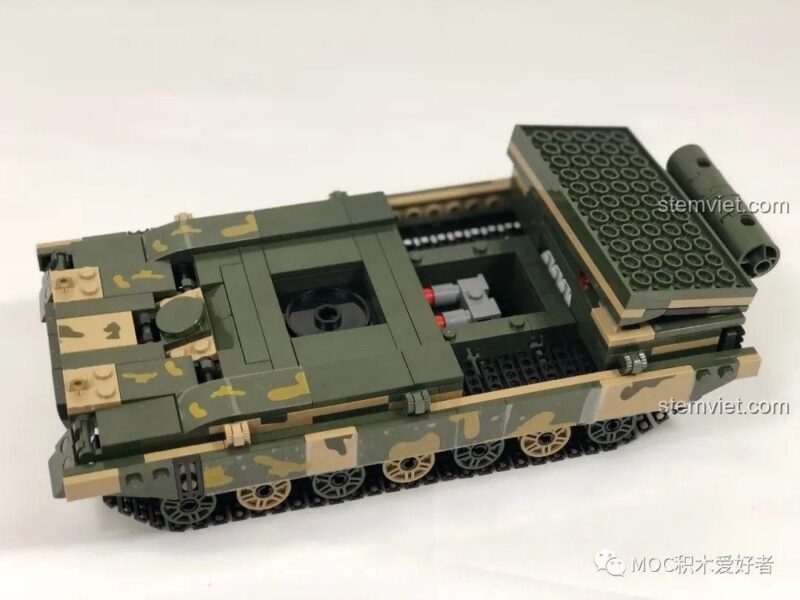 Nội thất và khoang đạn của bộ lắp ráp COGO 13384 Xe Tăng Chủ Lực 99A, chi tiết bên trong