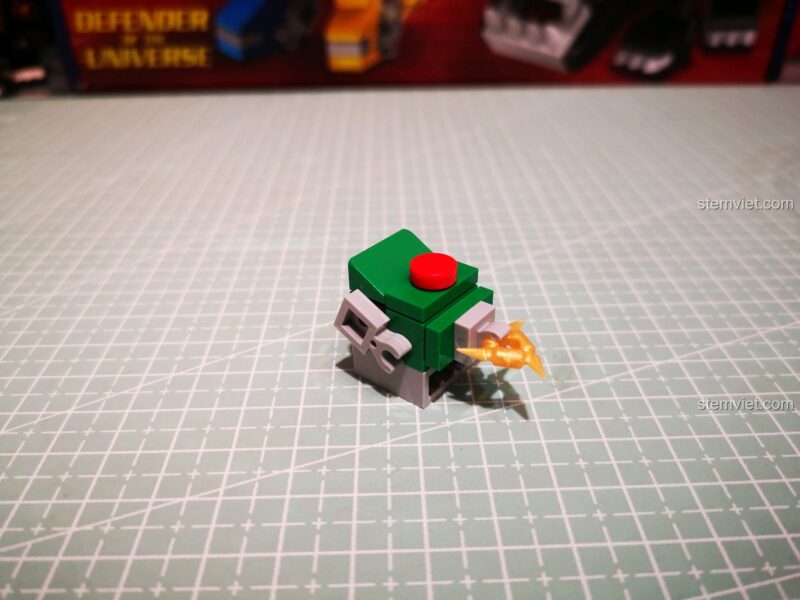 Lắp ráp cánh tay xanh lá của Voltron từ bộ Decool 18002.