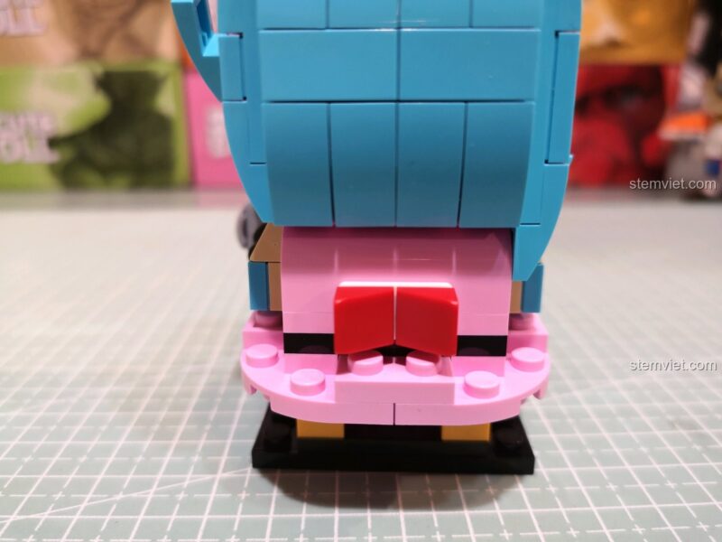 Hoàn thiện phần đầu của mô hình Bulma 6826.