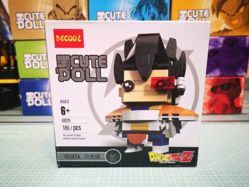 Hộp sản phẩm bộ lắp ráp Decool 6829 Vegeta Dragon Ball, một món đồ chơi mô hình giá rẻ cho bé trai 6 tuổi.