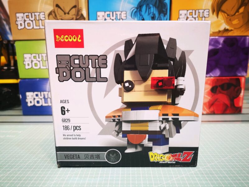 Hộp sản phẩm bộ lắp ráp Decool 6829 Vegeta Dragon Ball, một món đồ chơi mô hình giá rẻ cho bé trai 6 tuổi.