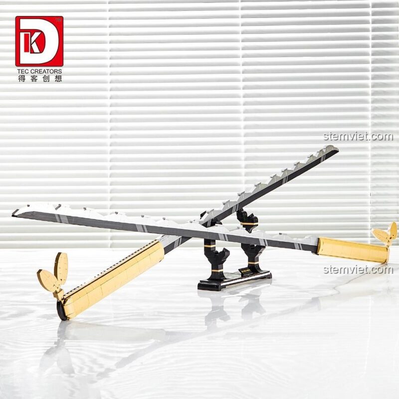 Toàn cảnh mô hình kiếm của Inosuke DK 1513, một món đồ chơi lắp ráp ấn tượng dành cho người hâm mộ.