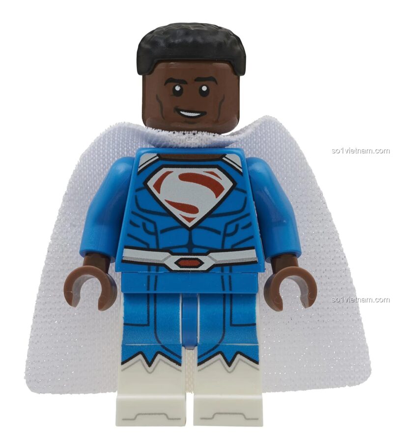 Minifigure độc quyền Val-Zod Earth-2 Superman kèm sách Bách Khoa Toàn Thư LEGO DC DK, dành cho bé trai 6 tuổi.