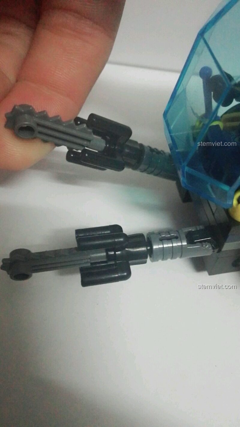 Chi tiết máy phá đá của Xe Công Trình Khai Thác 2, đồ chơi lắp ráp Xe Công Trình 2402, cho bé trai 6 tuổi, top choice