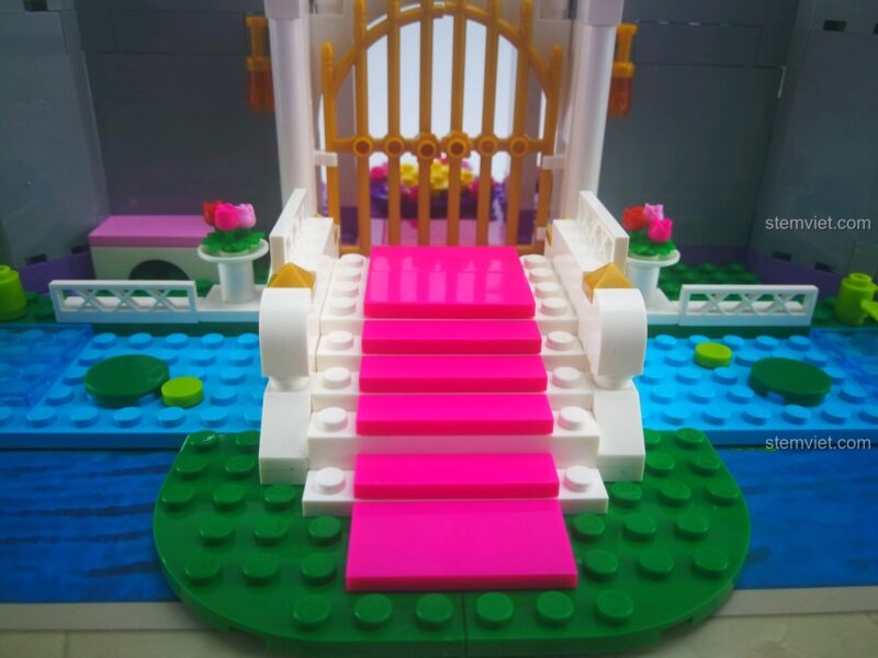 Lâu đài thiên thần Enlighten 2612 với các tháp và chi tiết trang trí, đồ chơi lắp ráp lâu đài cho bé gái 6 tuổi
