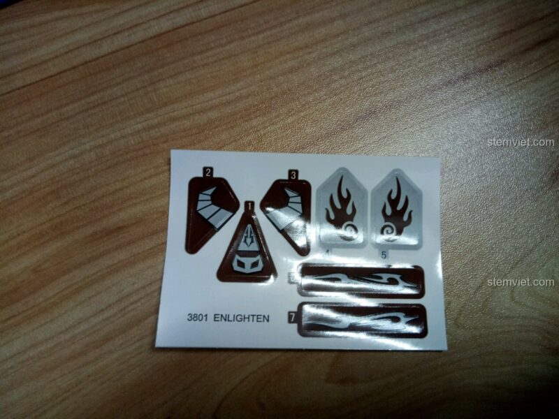 Tờ decal với các họa tiết lửa và sừng cho mô hình xe yêu binh Enlighten 3801