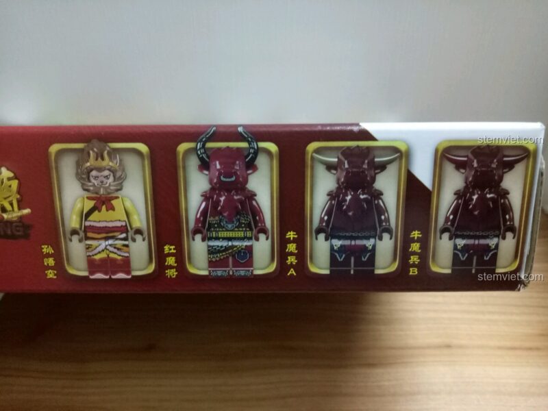Các minifigures Tôn Ngộ Không, Hồng Ma Tướng, Ngưu Ma Binh A, Ngưu Ma Binh B trong bộ lắp ghép Qman 3801