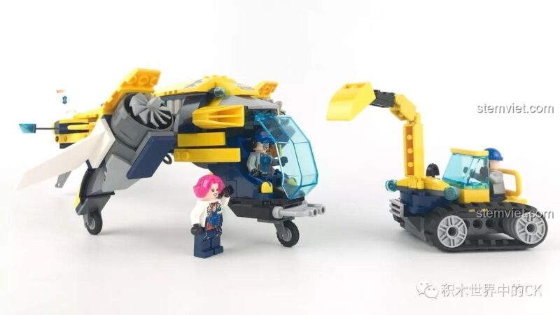 Máy bay vận tải Thunderbird Enlighten và Xe đào mini QMAN cùng các minifigures