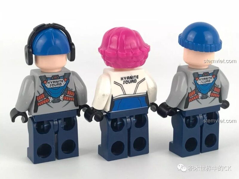 Ba minifigures của đồ chơi lắp ghép Enlighten2408 Đội Tinh Thể Kyanite Squad