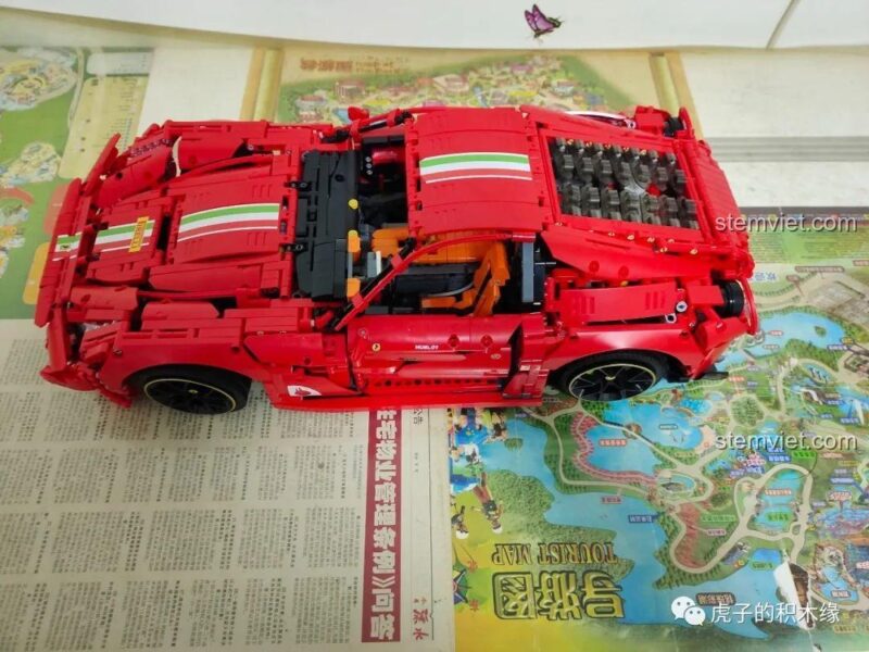 Ferrari F12 18K K100 với động cơ chi tiết