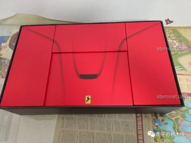 Ferrari F12 18K K100 phiên bản màu xanh lá