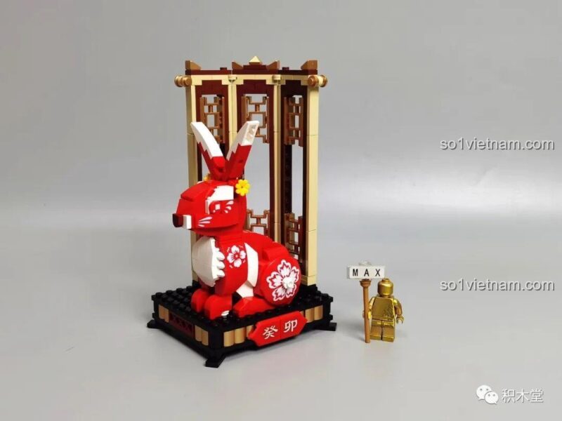 Chi tiết khuôn mặt Thỏ Đỏ May Mắn G2301 Gobricks