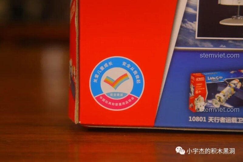 Mô hình Vệ tinh không gian GUDI 10801 sau khi lắp ráp hoàn chỉnh.