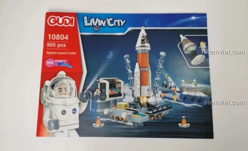 Các bộ phận của tên lửa đẩy và tàu con thoi trước khi lắp ráp trong bộ 10804.