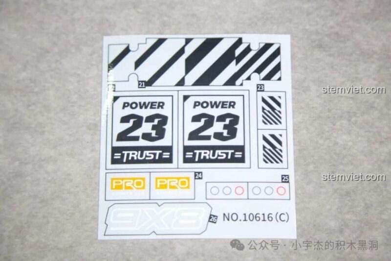 Tờ decal thứ hai với các họa tiết trang trí cho xe đua Le Mans Peugeot 9X8 10616.