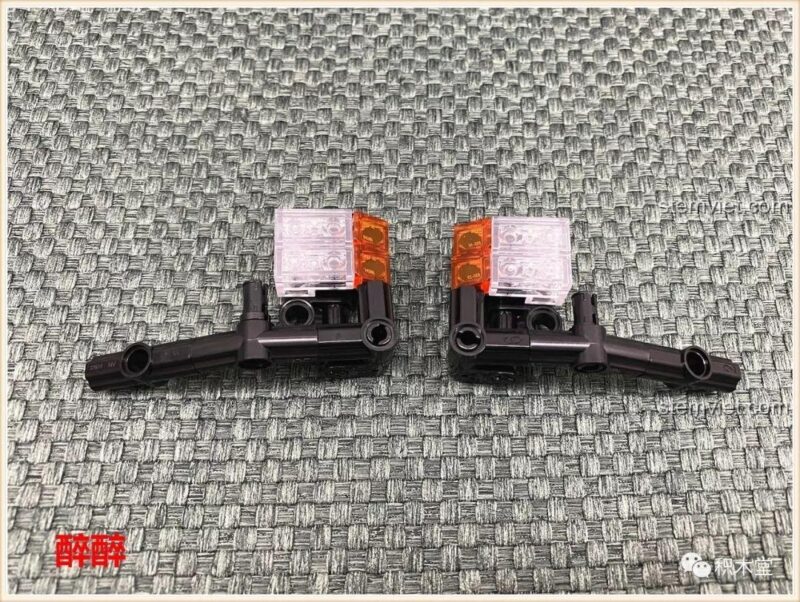 Cụm đèn pha phía trước của bộ lắp ráp Happy Build 1211 Xe Tải Địa Hình Baja Monster Energy, chi tiết sắc nét.