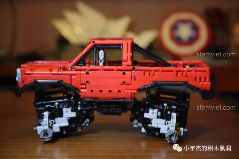 Lắp ráp phần vỏ xe thành một khối riêng biệt.