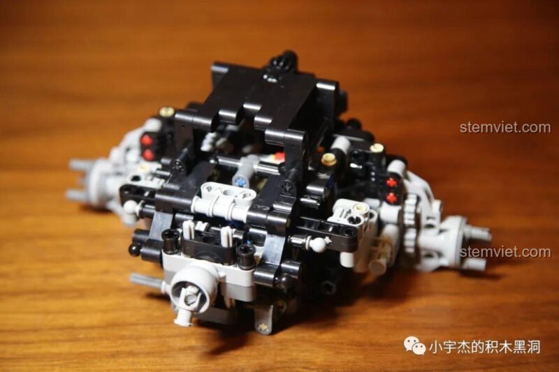 Các túi chi tiết được đánh số 2 cho giai đoạn lắp ráp tiếp theo.