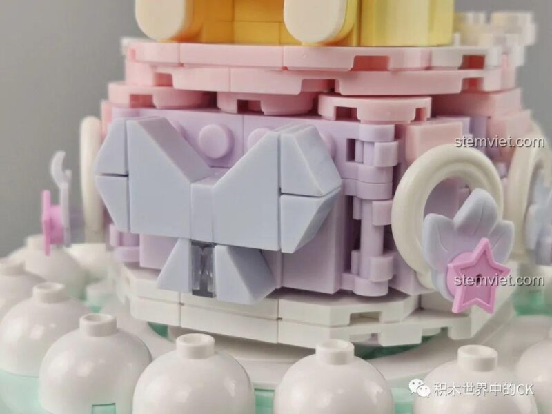 JAKI đồ chơi lắp ráp Hộp nhạc Bánh kem gấu Dooro Bear 369 mảnh ghép màu vàng hồng tím trắng xanh lá cho bé gái 8 tuổi giá tốt