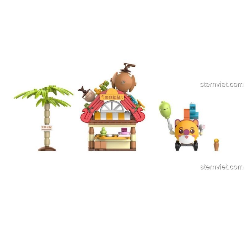 Góc nhìn nghiêng của bộ lắp ghép Thị Trấn Ba Chú Sóc JK6331, làm nổi bật xe đẩy và cửa hàng.