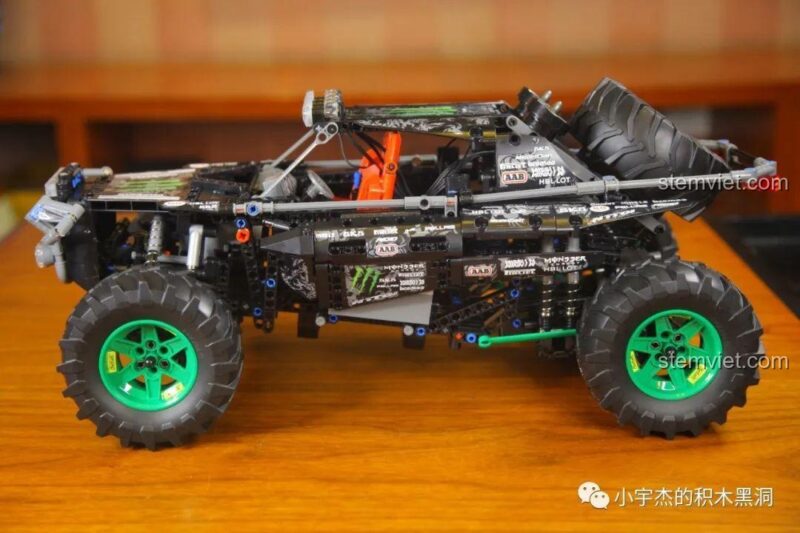 Chi tiết mặt sau bộ lắp ráp Xe Subaru Impreza 22B STi Version Jia Zhi 8408, đồ chơi mô hình xe đua cho bé trai 6 tuổi