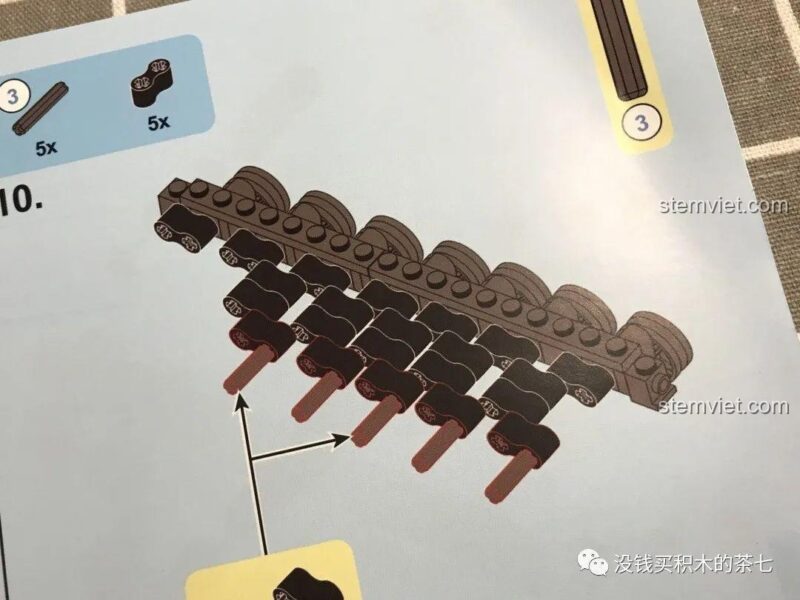 Bánh xe dẫn động và bánh dẫn hướng của mô hình Xe Tăng Leopard 2A7+ Jiazhi SY 0104, đồ chơi xây dựng.