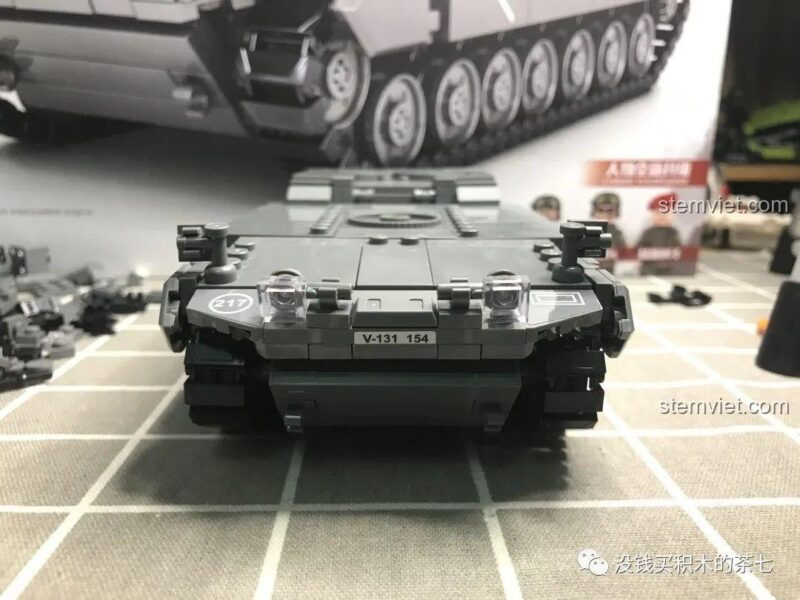 Tháp pháo với bệ phóng khói của mô hình Xe Tăng Leopard 2A7+ Jiazhi SY 0104, đồ chơi xây dựng xe tăng Đức.