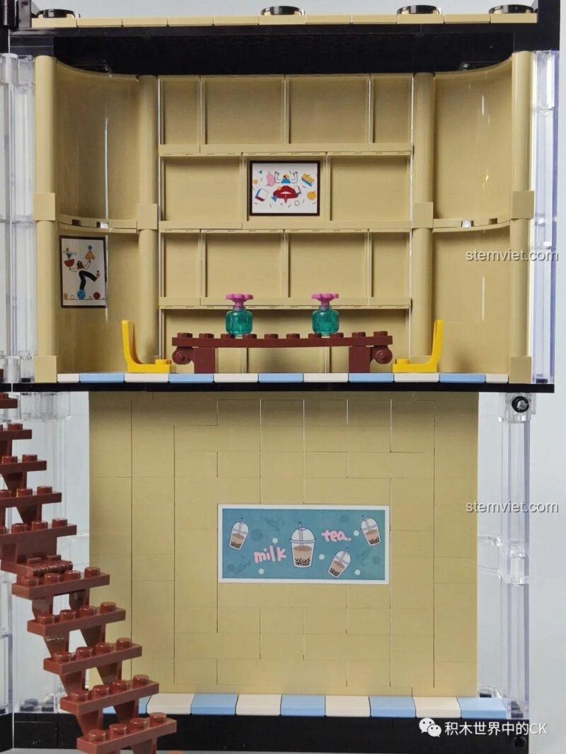 Khu vực bàn ăn ấm cúng trong đồ chơi xây dựng Tòa nhà trà sữa JIAZHI SY 5209, nơi các minifigure có thể thưởng thức đồ uống.