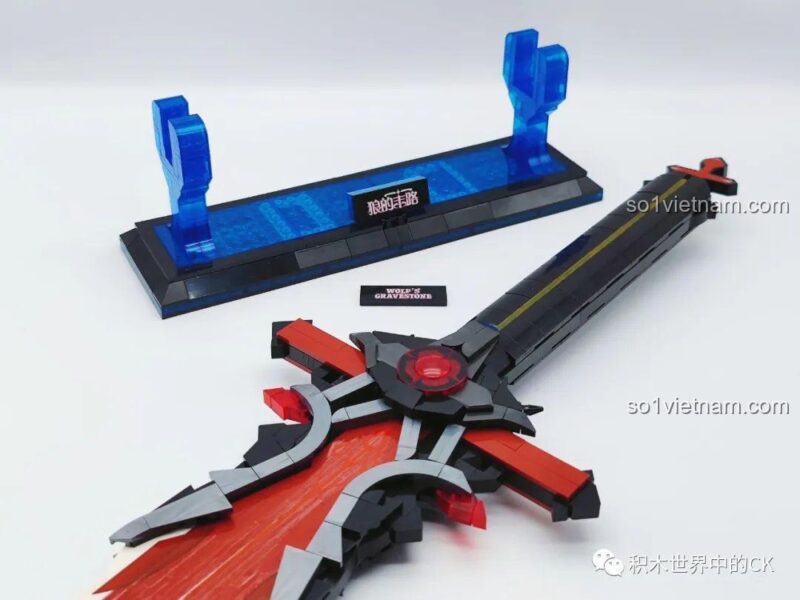 Cosplay nhân vật Genshin Impact với Mô hình Kiếm "Wolf's Gravestone"