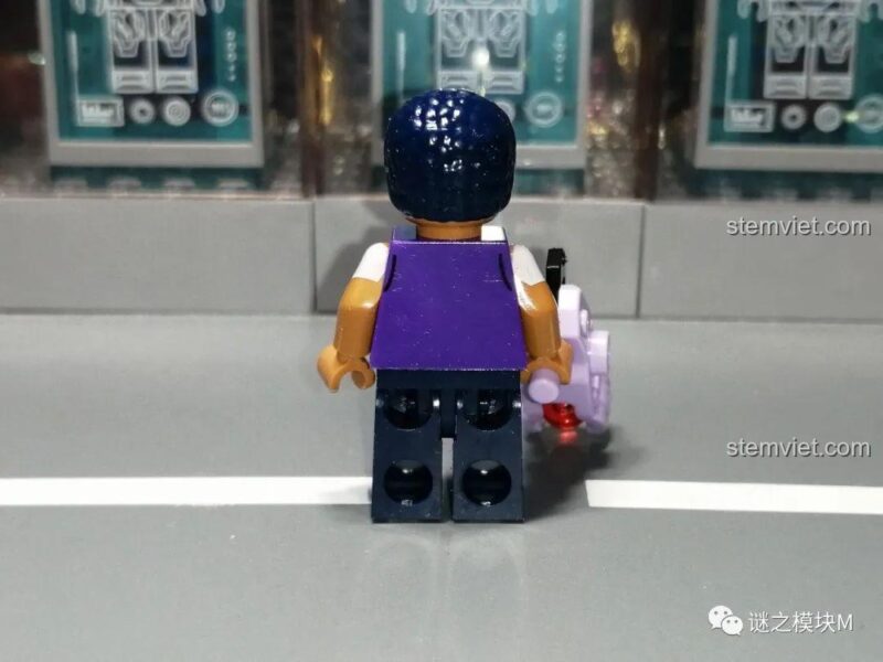 Minifigure Brock Brawl Stars JiSi 1702 với súng phóng tên lửa, đồ chơi lắp ghép