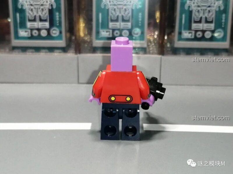 Minifigure Rico Brawl Stars JiSi 1702 nhìn từ lưng, chi tiết trang phục