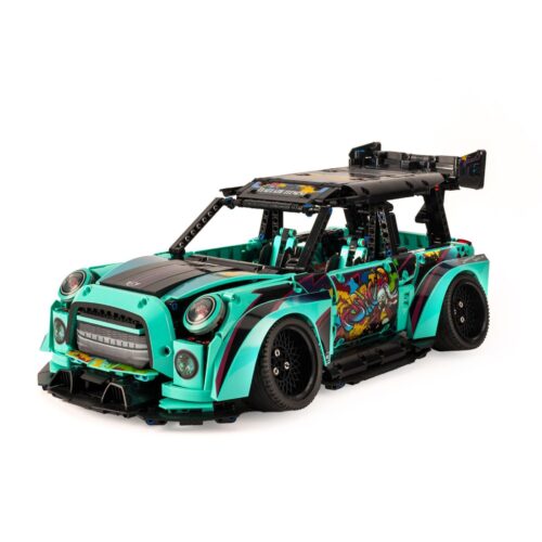 Ảnh chụp studio bộ lắp ráp Xe Đua BMW MINI Độ K-Box 10505 trên nền trắng, thể hiện rõ thiết kế widebody gầm thấp và màu xanh lơ cá tính. Đồ chơi cho con trai 14 tuổi.