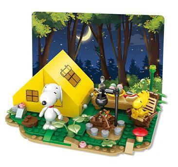 Bộ lắp ghép Peanuts Snoopy Cắm Trại