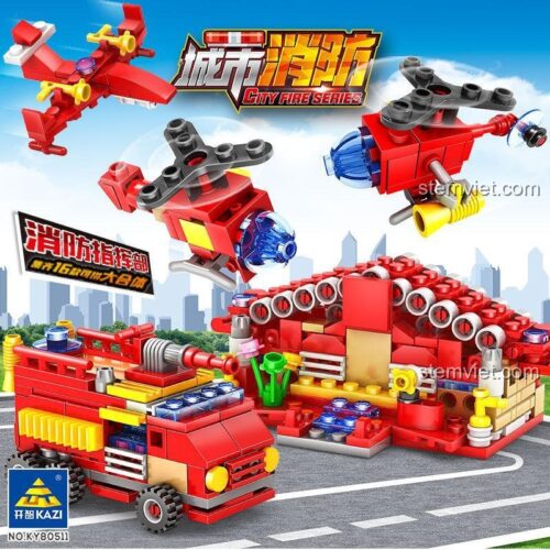 Các mô hình hợp thể từ đồ chơi xếp hình KAZI KY80511, bao gồm xe chỉ huy, sở chỉ huy, trực thăng và máy bay cứu hỏa.