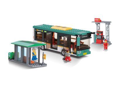 bộ lắp ráp Xe Buýt Thành Phố KAZI KY85014 gồm xe buýt, trạm chờ và 3 minifigures cho bé trai 6 tuổi.