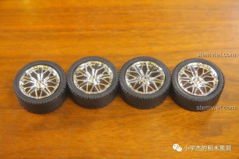 Mô hình KBOX 10213 Bugatti Vision Gran Turismo hoàn chỉnh nhìn từ góc nghiêng, thể hiện sự hầm hố và vẻ đẹp của một siêu xe thực thụ.