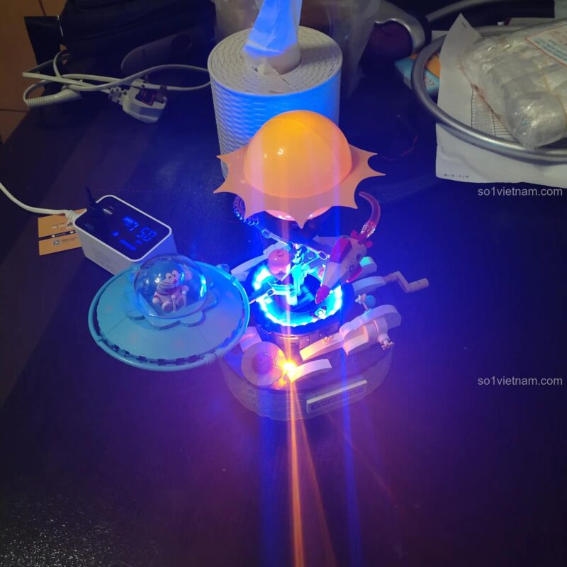 Ảnh review bộ lắp ghép Keeppley K20421 Doraemon có đèn LED, đồ chơi mô hình Doraemon thám hiểm vũ trụ giá tốt