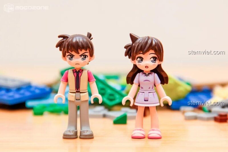 Quá trình lắp ráp nội thất bốt điện thoại của bộ lắp ghép Lời tỏ tình góc phố Keeppley K20705, chi tiết tinh xảo, cho bé 8 tuổi.