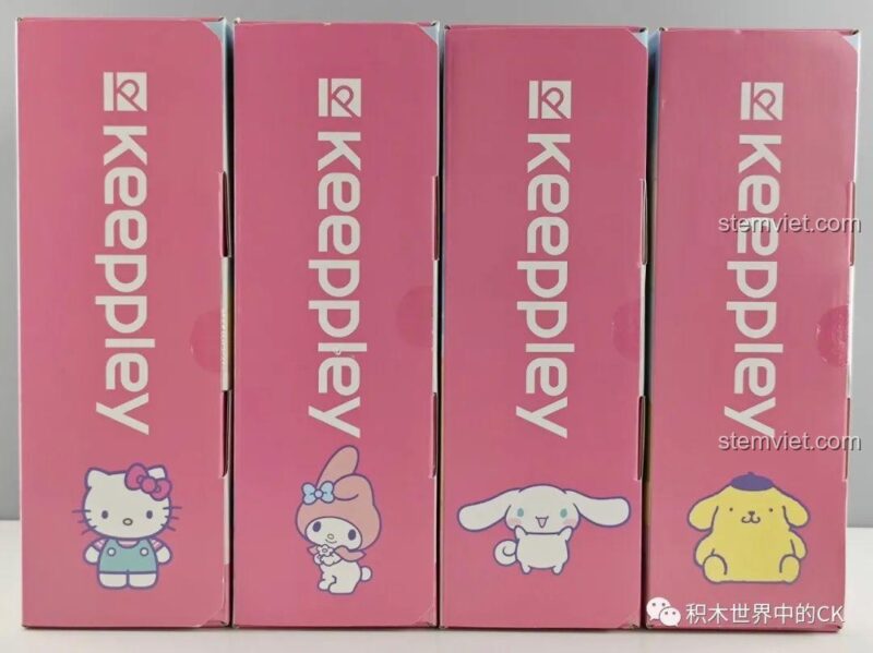 Bộ đồ chơi Keeppley K20808 Nhà Kem My Melody kết nối cùng các mô hình khác trong series, tạo thành khu phố Sanrio đầy màu sắc.
