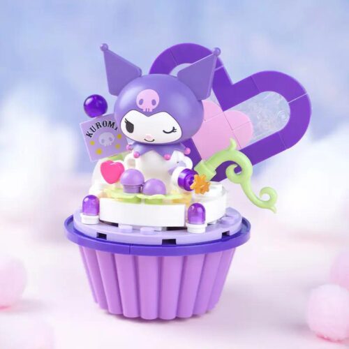 Mô hình Kuromi 萄气包 Keeppley K20817 chính hãng Sanrio, thiết kế bánh cupcake độc đáo, màu tím chủ đạo, phù hợp cho bé gái 6 tuổi, rèn luyện phối hợp tay mắt và sáng tạo.