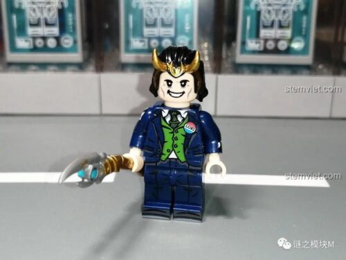 Ảnh poster bộ đồ chơi Kopf 6141 với 8 minifigure các biến thể của Loki. Sản phẩm tương thích LEGO, chất lượng cao.
