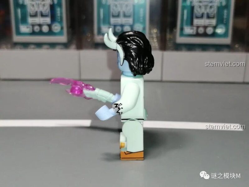 Hai minifigure Loki KF1555 Kopf KF6141 với trang phục khác biệt