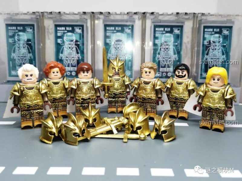 Bộ sưu tập minifigure Vệ Vương Koruit phiên bản giáp vàng.