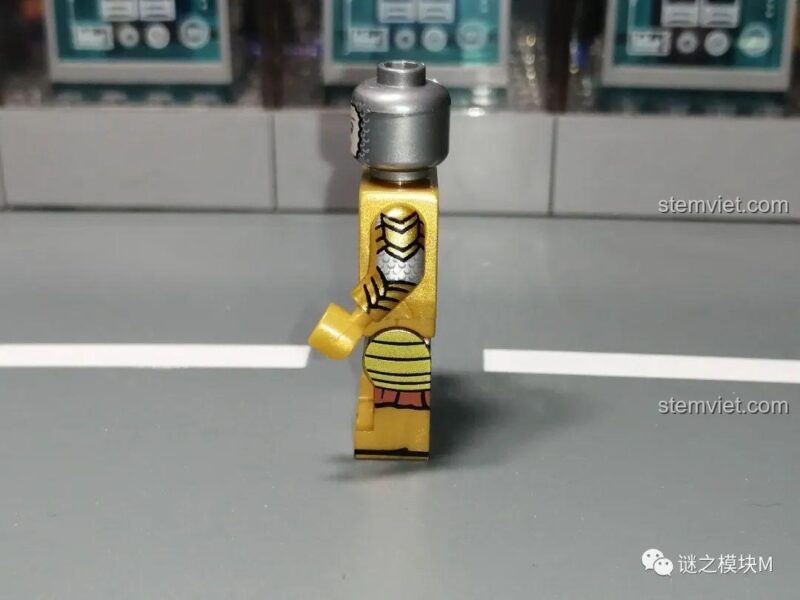 Ảnh review chi tiết phần in bên hông tay và chân của minifigure KORUIT KT1032.