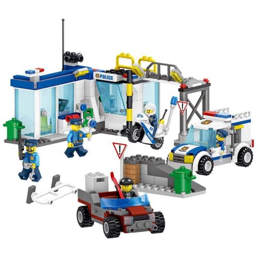 Bộ lắp ghép Trạm Cảnh Sát LELE 28004-2 với 5 minifigures và 3 phương tiện, đồ chơi sáng tạo cho bé trai 6 tuổi giá rẻ.